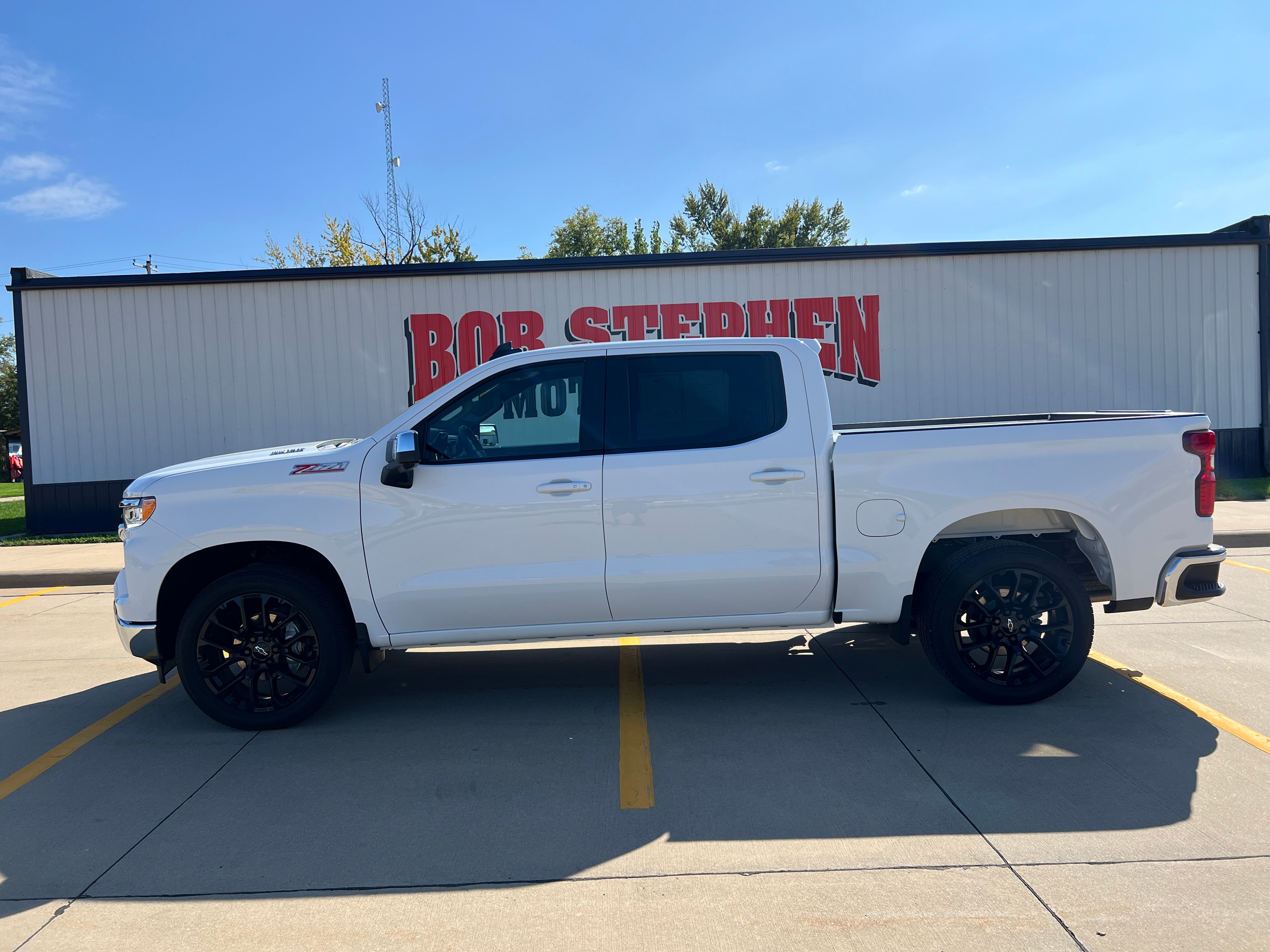  2025 Chevrolet Silverado 1500 LT Crew Cab 4WD   