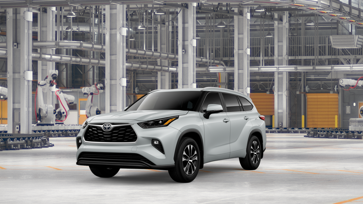 Wind Chill Pearl [Extra_Cost_Color] 2026 Toyota Highlander SUV / Crossover All-Wheel Drive 8-Speed Dual Clutch