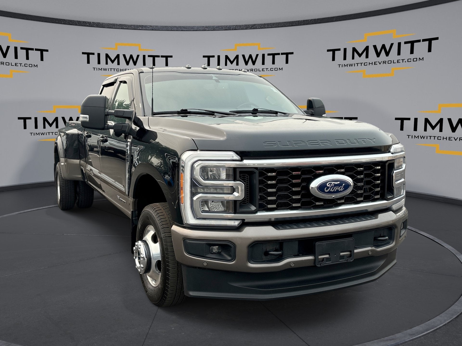  2023 Ford F-350 Super Duty King Ranch Crew Cab LB DRW 4WD   