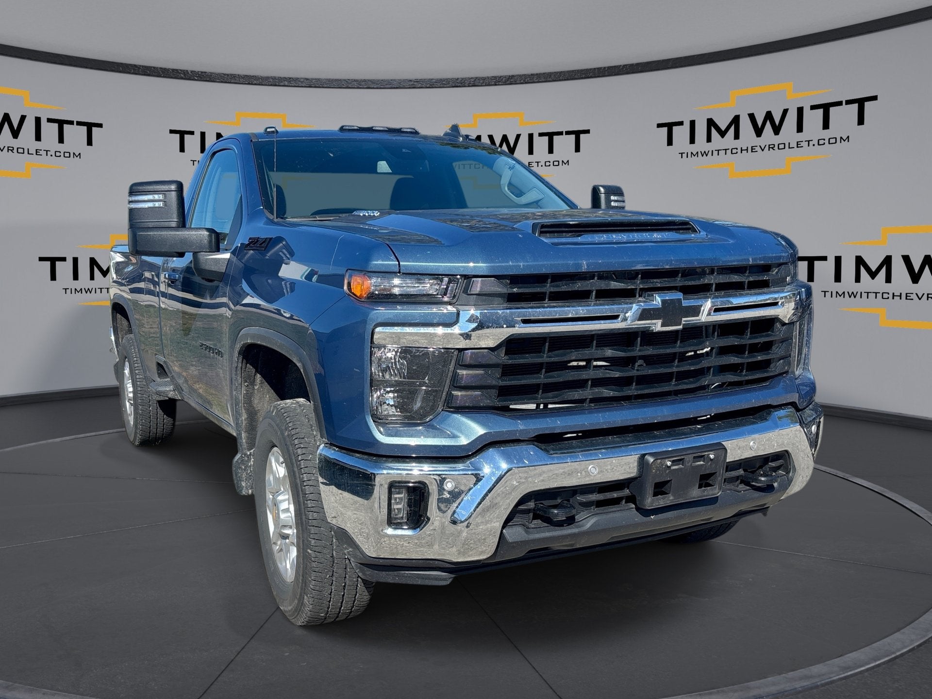 Lakeshore Blue Metallic 2025 Chevrolet Silverado 2500HD Pickup Truck Four-Wheel Drive Automatic