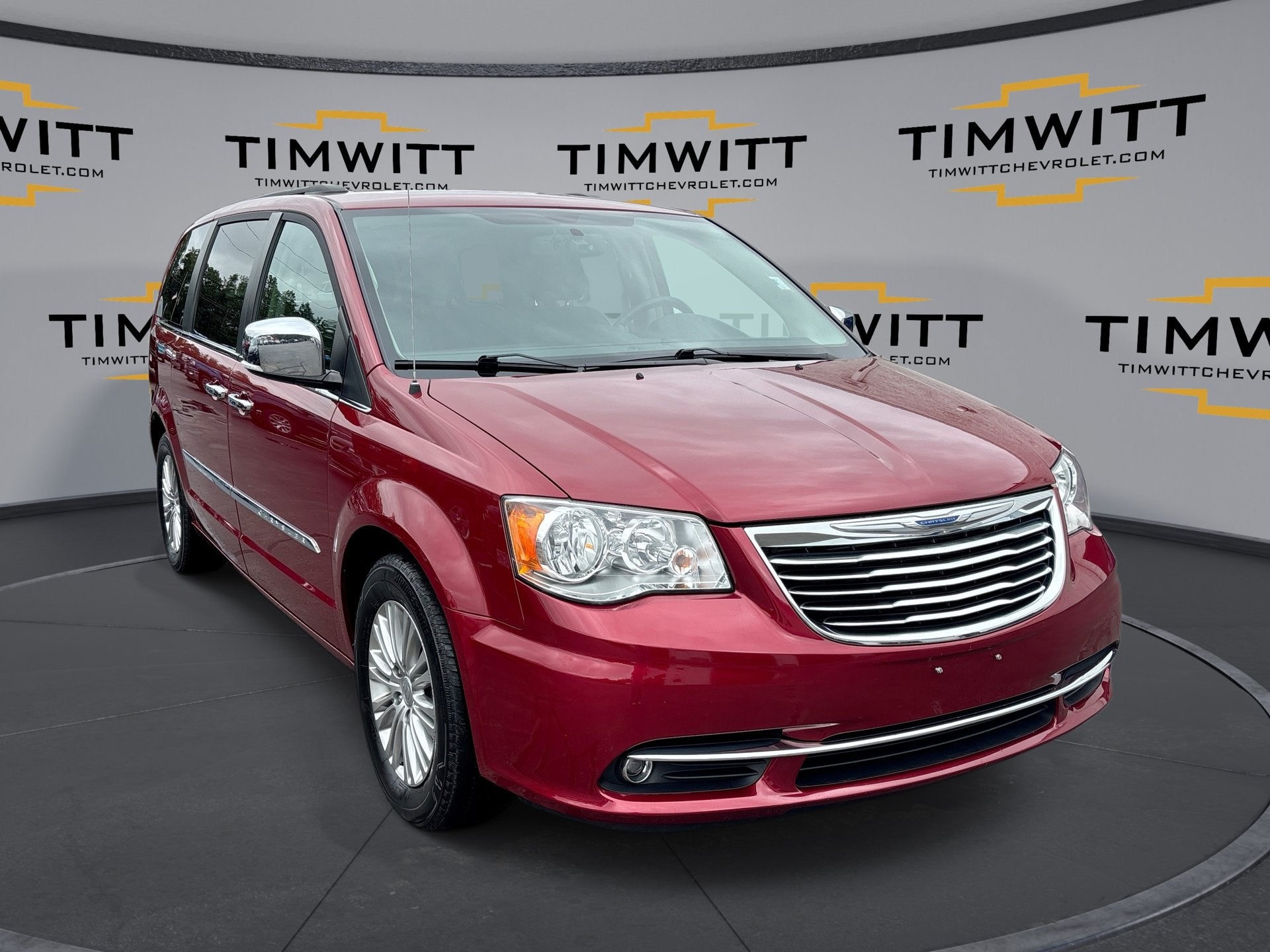  2016 Chrysler Town & Country Anniversary Edition FWD   