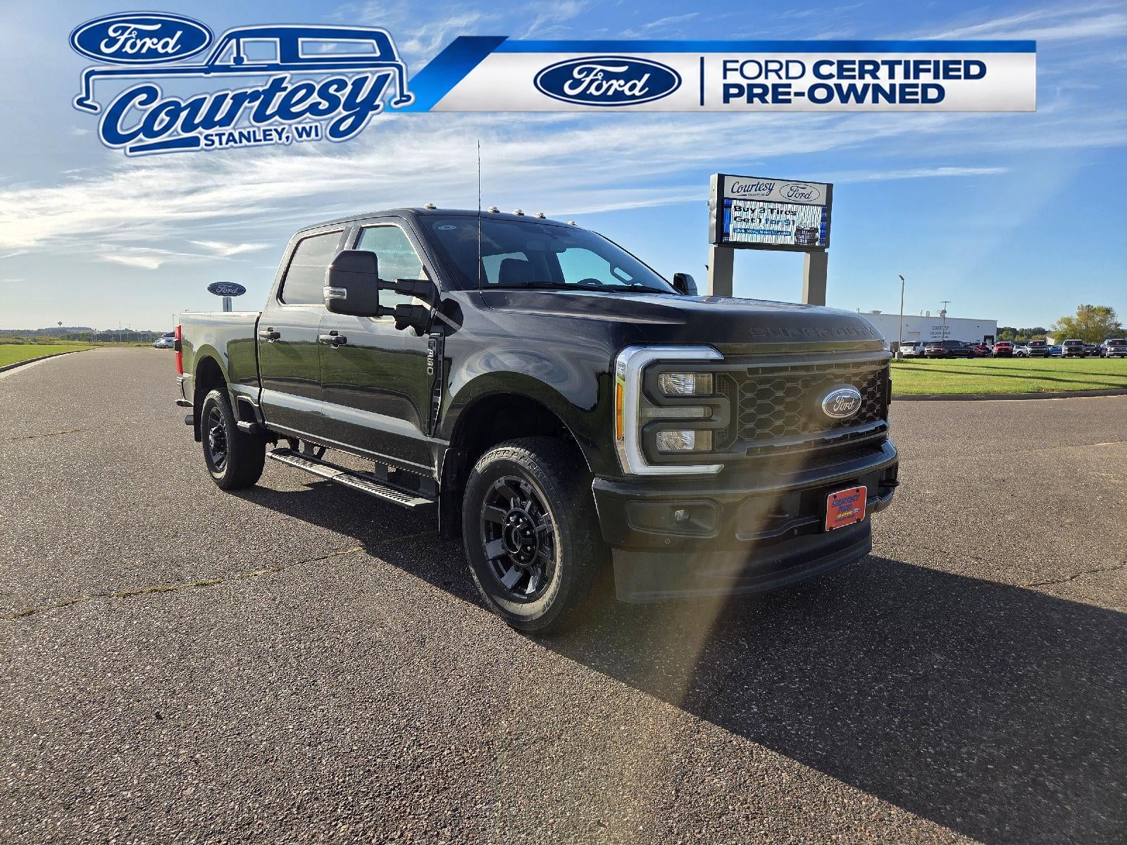 2023 Ford Super Duty F-350 SRW LARIAT