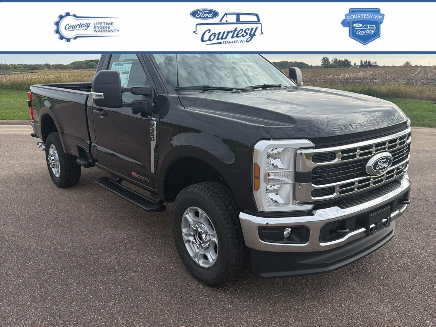 2027 Ford Super Duty F-350 SRW XLT