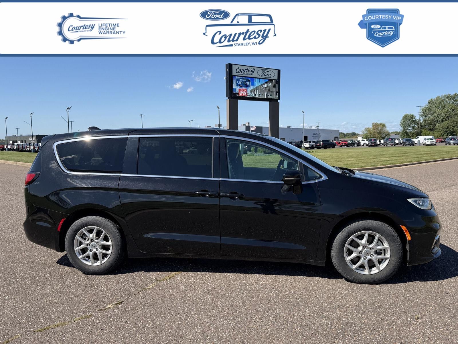 2024 Chrysler Pacifica Touring L