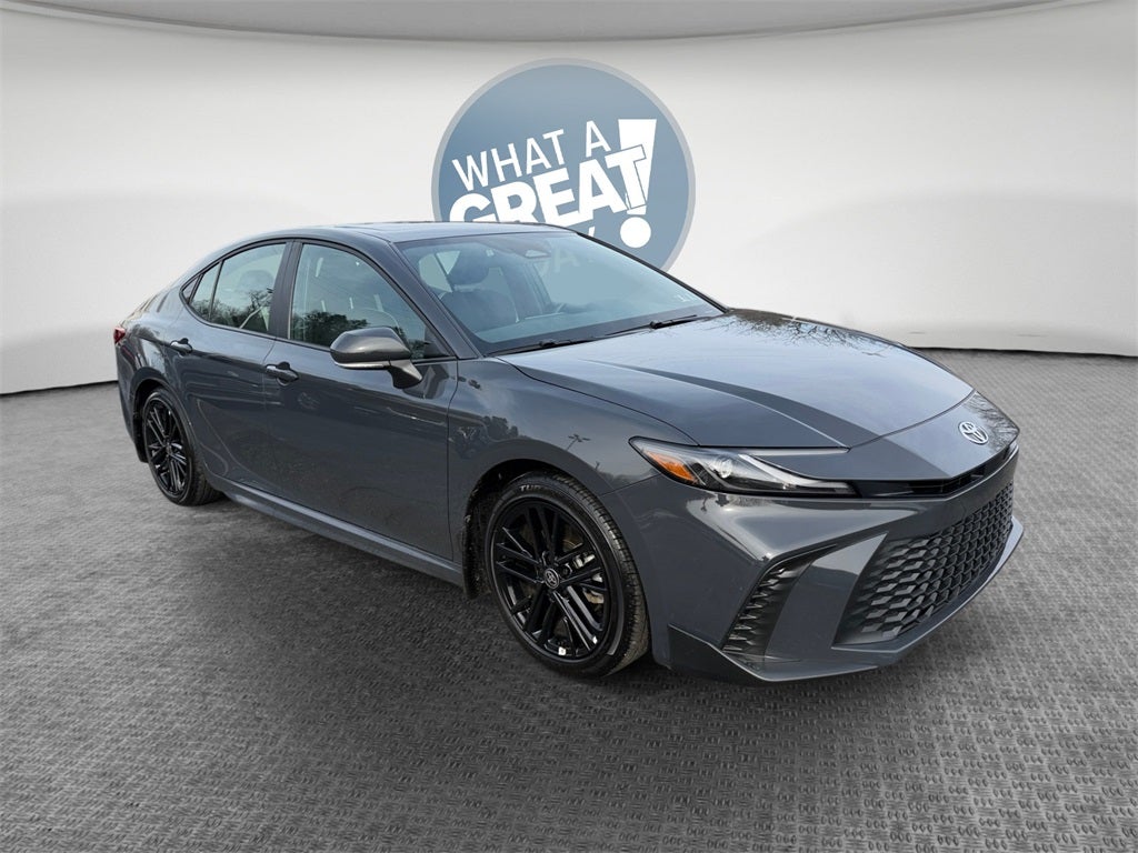 2025 Toyota Camry SE FWD