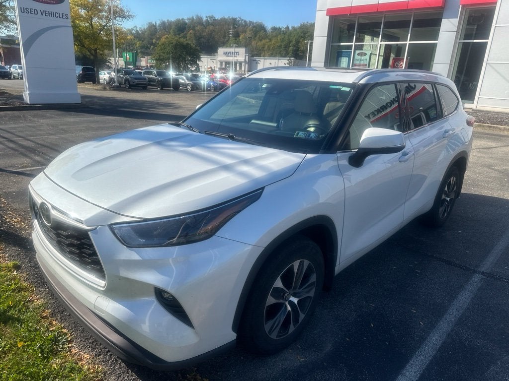 2022 Toyota Highlander XLE AWD