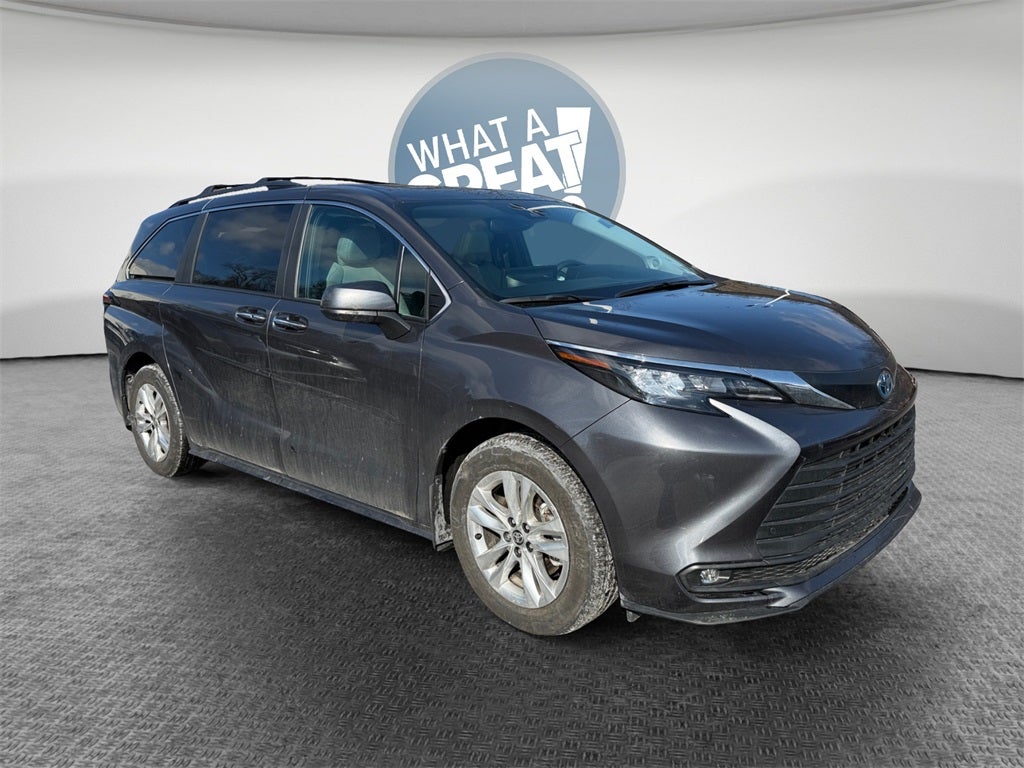 2025 Toyota Sienna XLE 7-Passenger AWD