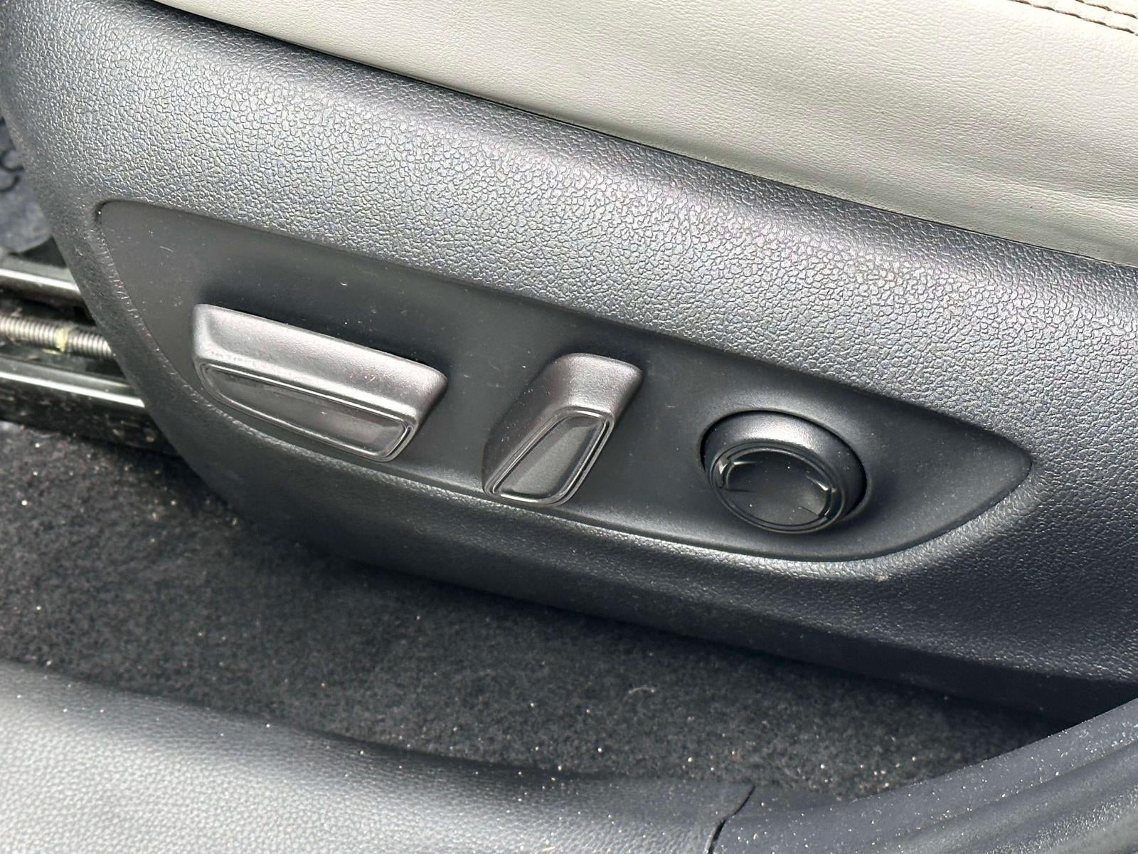 2019 Toyota RAV4 XLE Premium AWD (Natl)