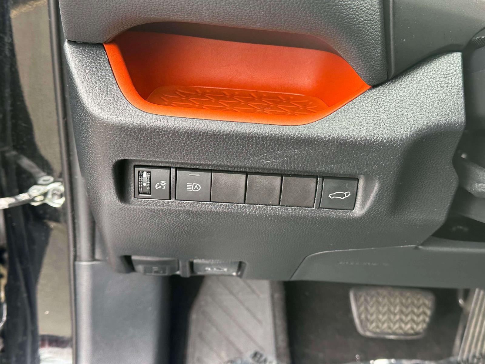 2019 Toyota RAV4 Adventure AWD (Natl)