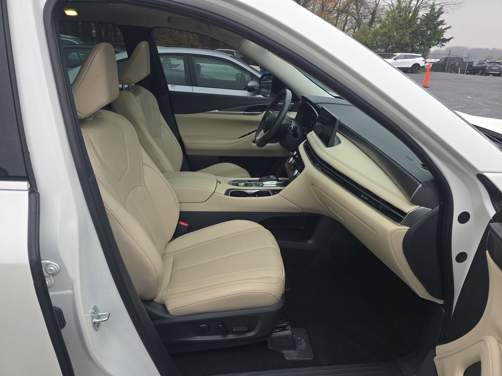 2023 INFINITI QX60 LUXE AWD