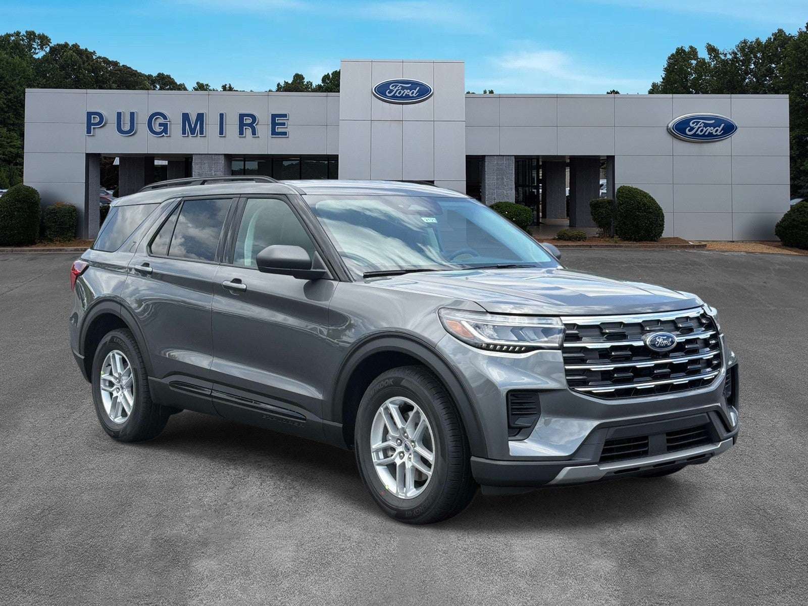 Carbonized Gray M 2026 Ford Explorer SUV / Crossover Rear-Wheel Drive Automatic