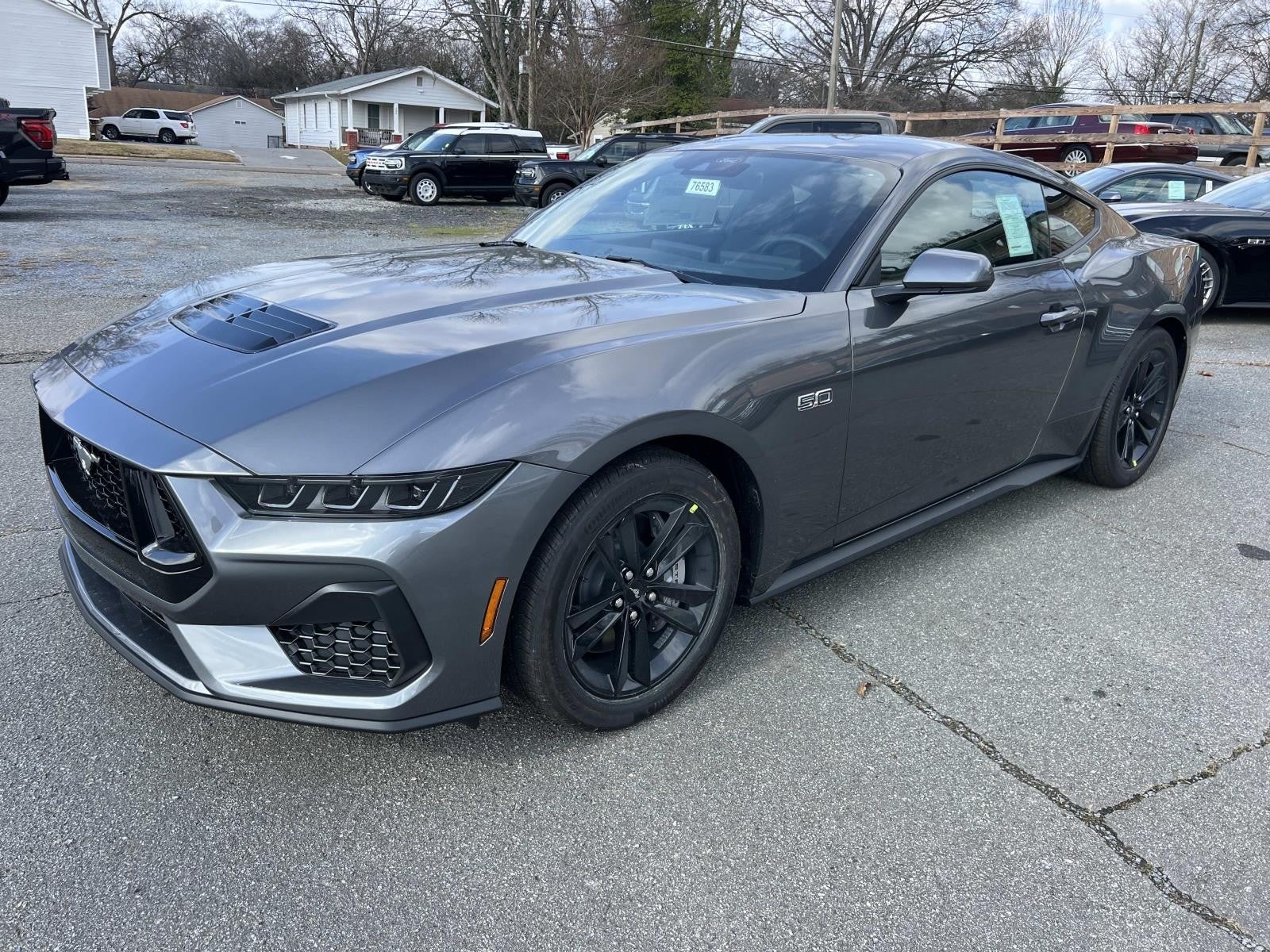 View vehicle photo 3