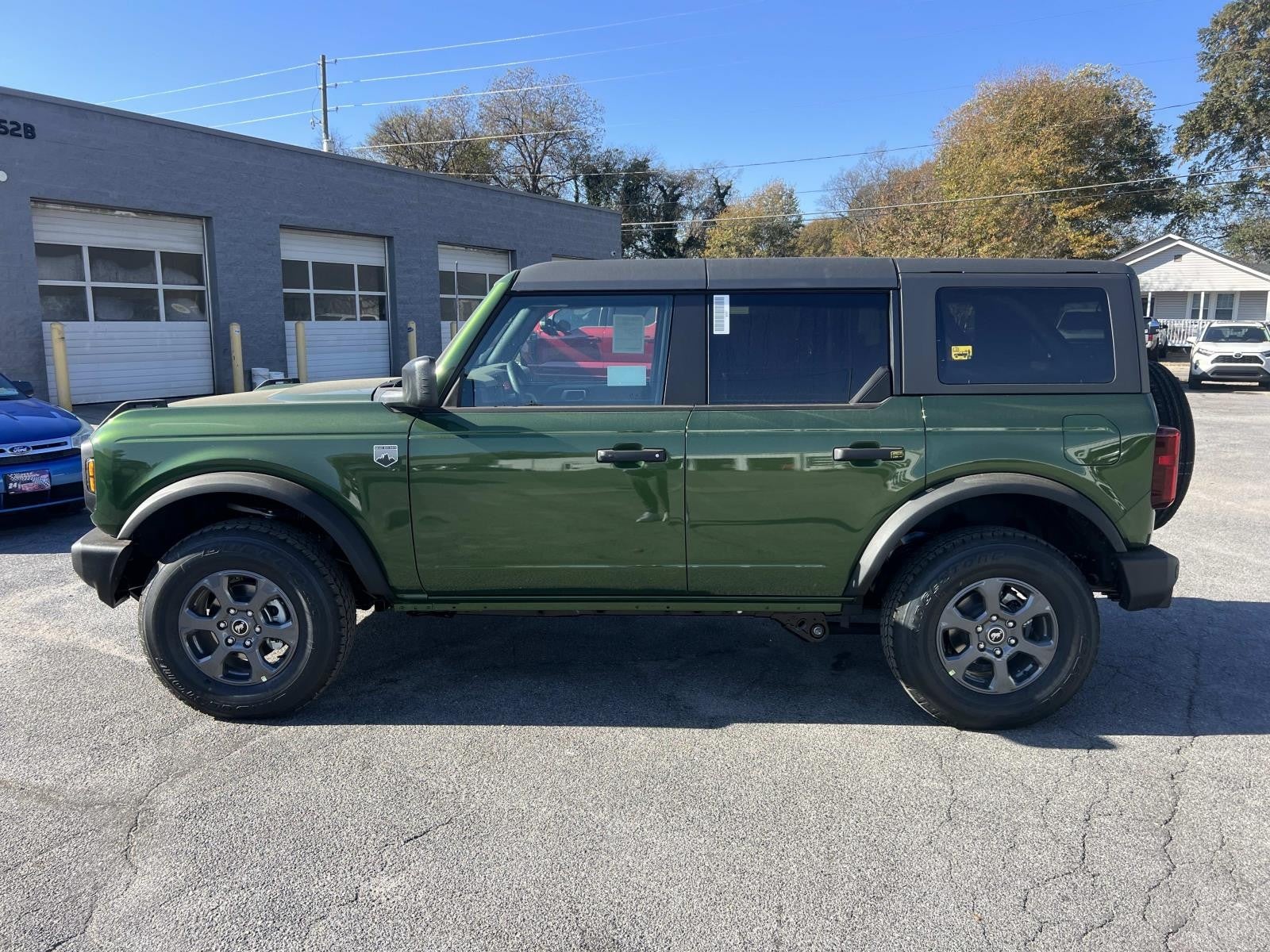 View vehicle photo 4