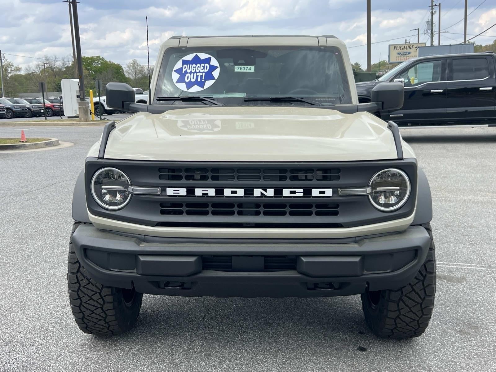 View vehicle photo 2