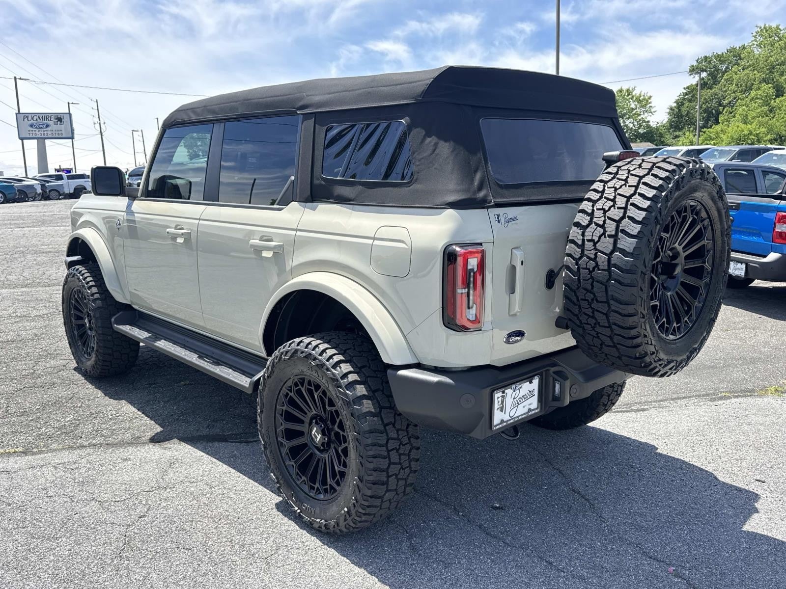 View vehicle photo 5