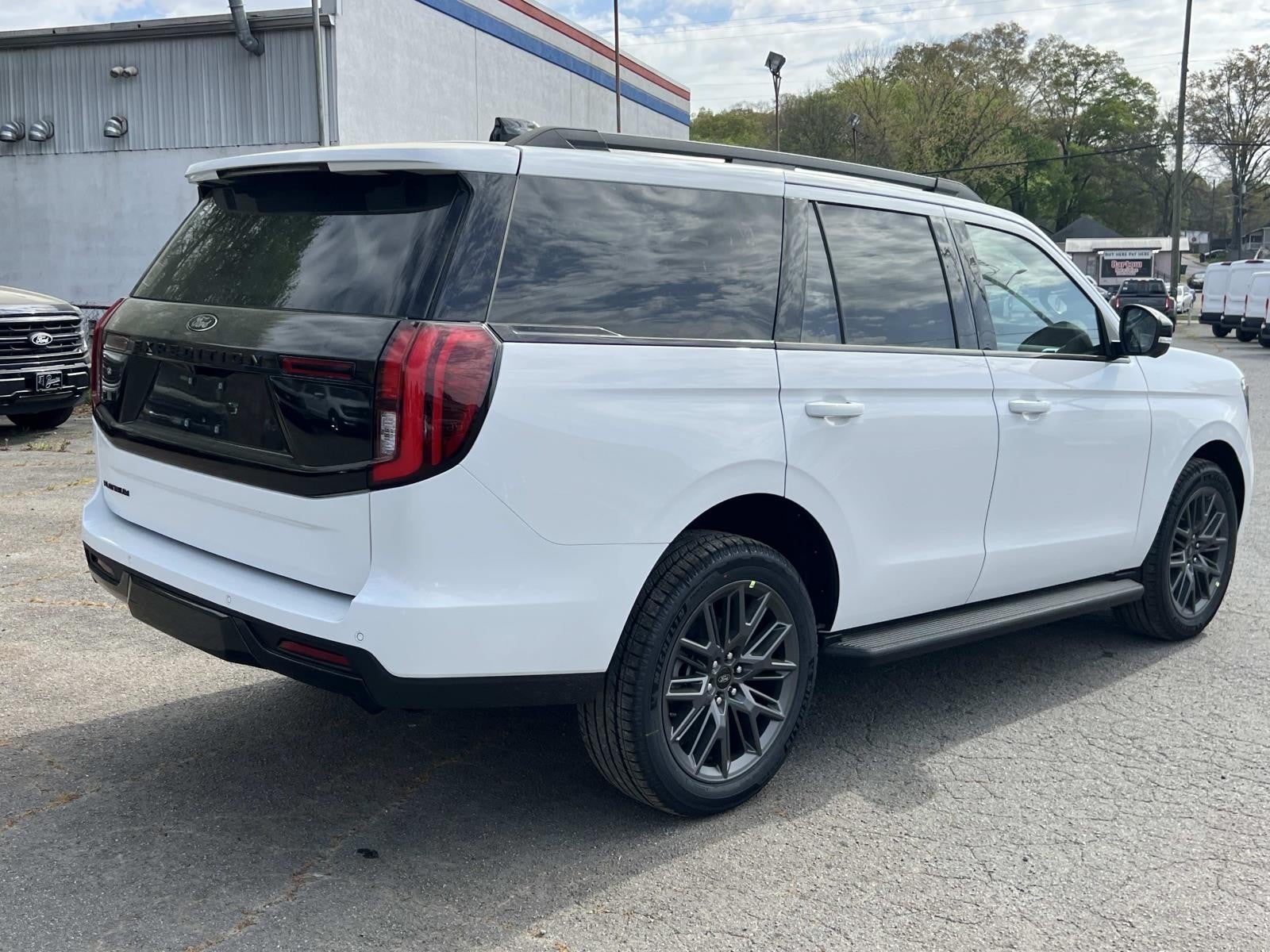 View vehicle photo 7