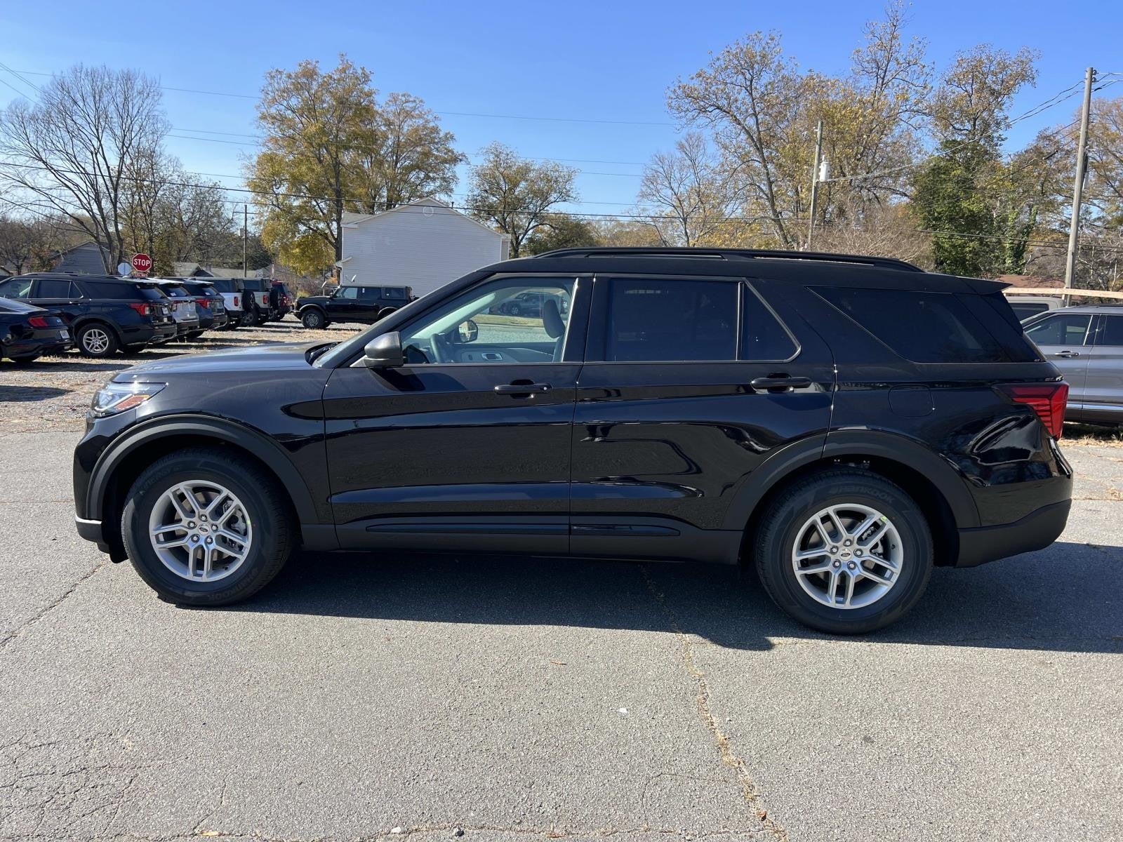 View vehicle photo 4