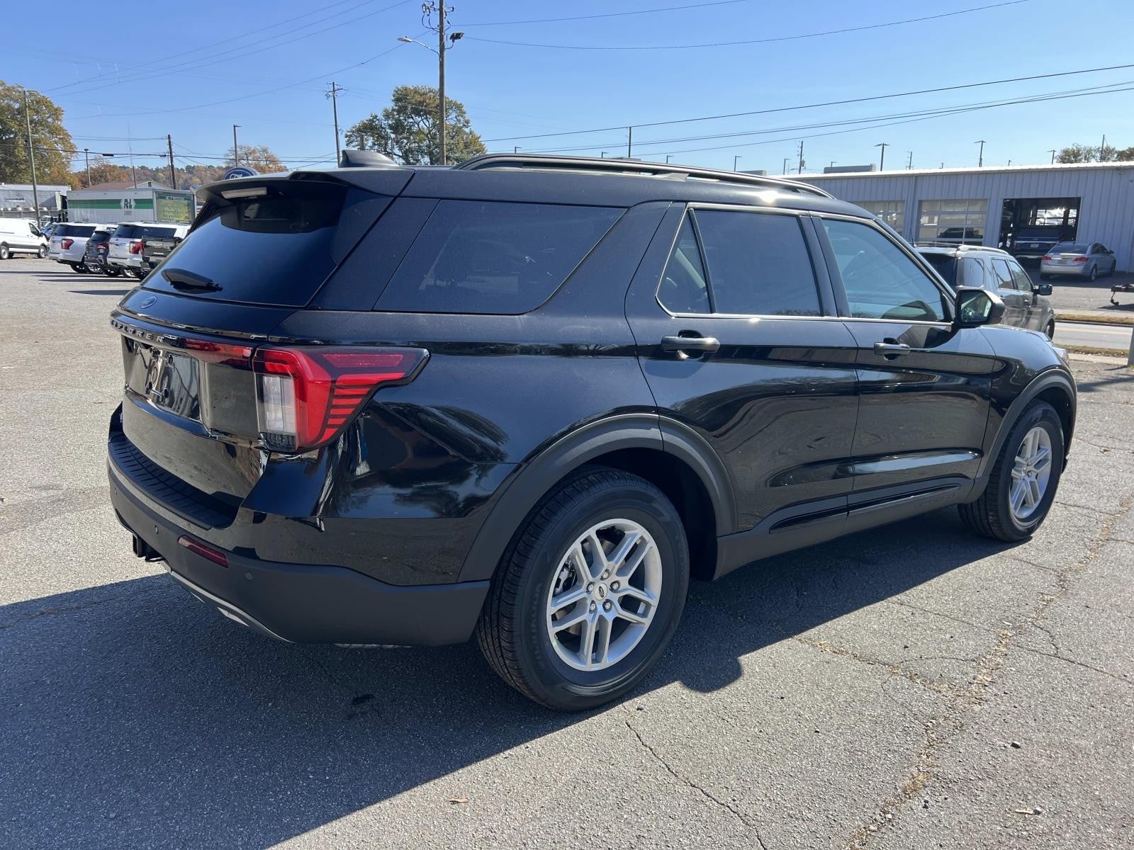 View vehicle photo 7