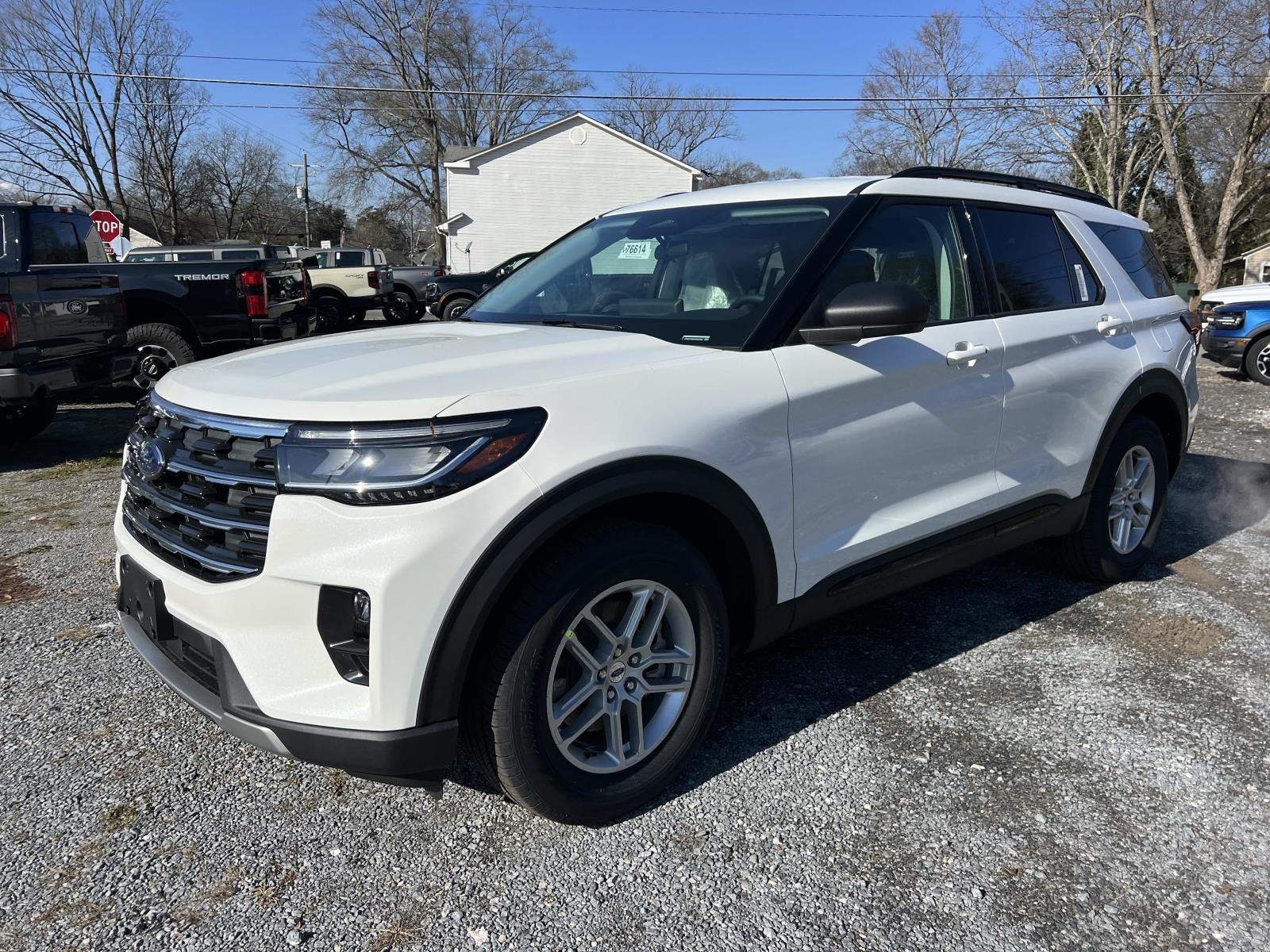 View vehicle photo 3