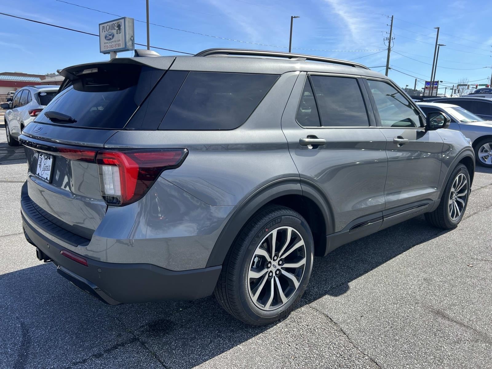 View vehicle photo 7