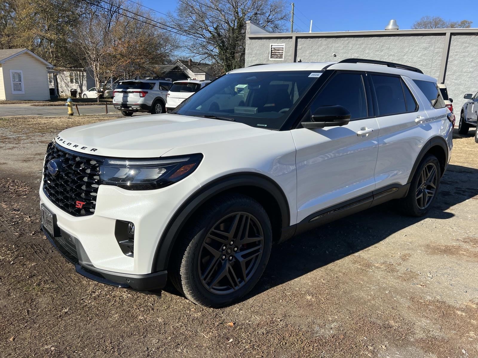 View vehicle photo 3