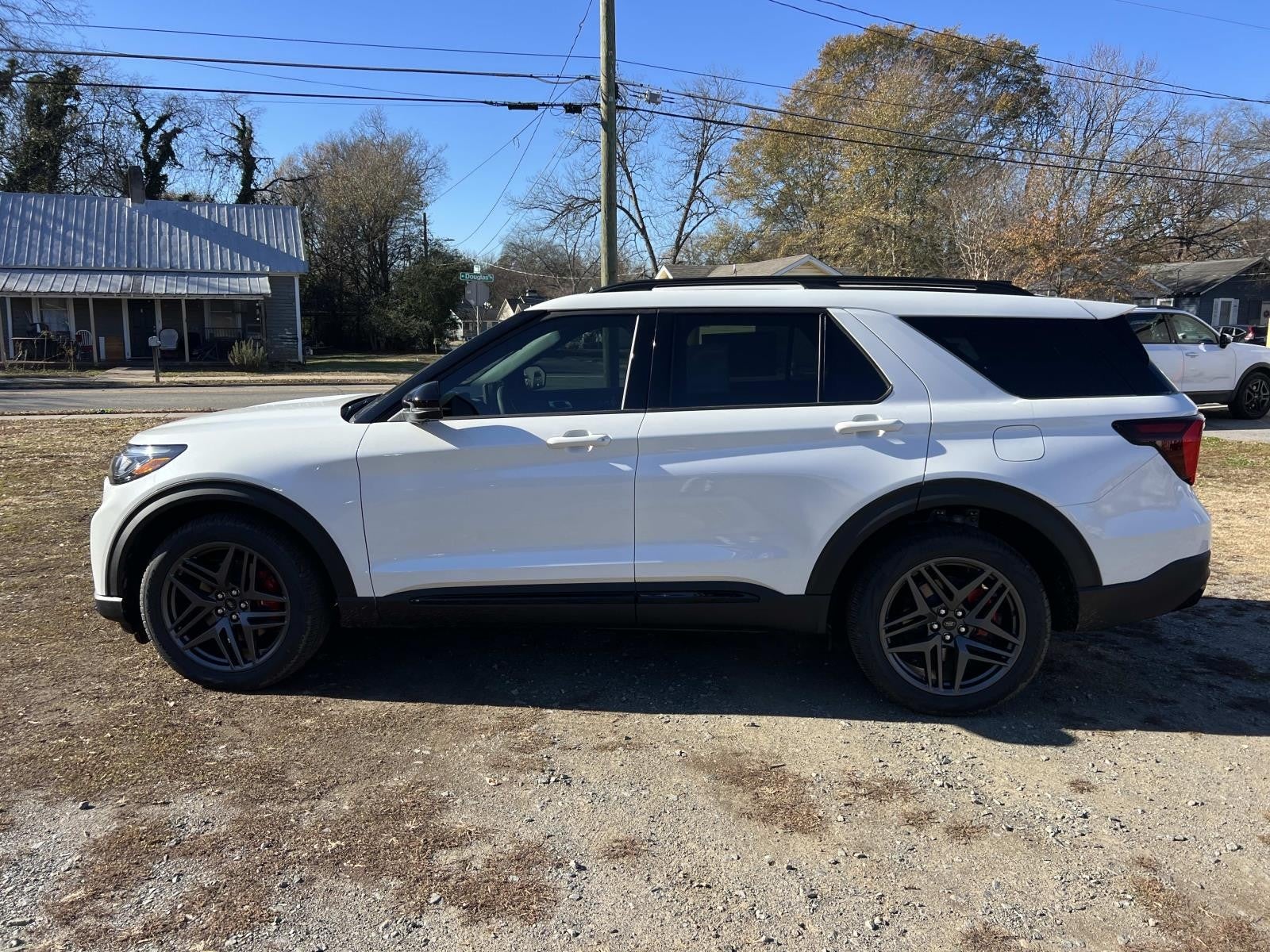 View vehicle photo 4
