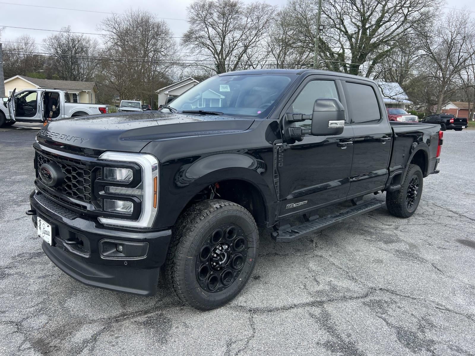 View vehicle photo 3