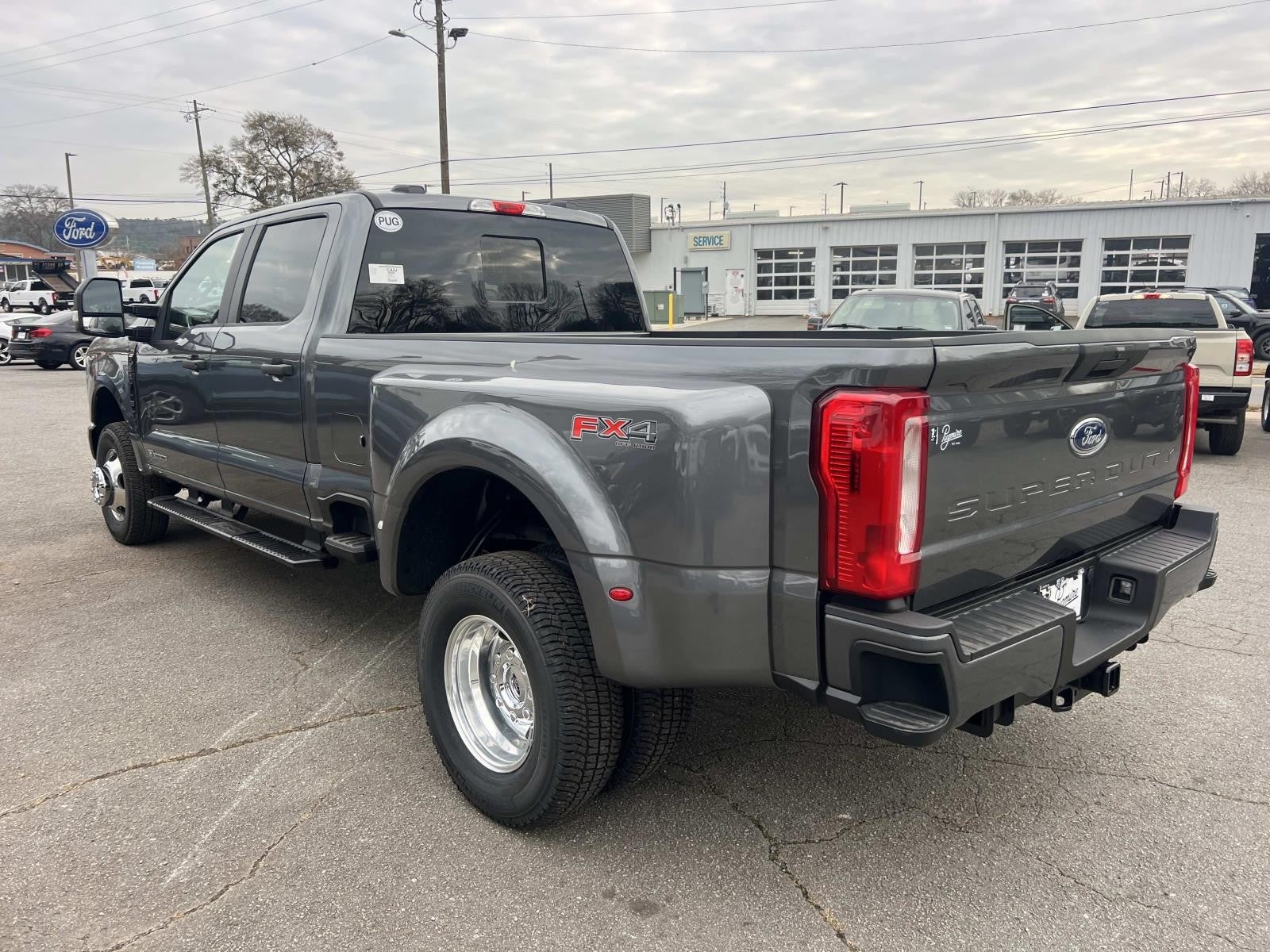View vehicle photo 5