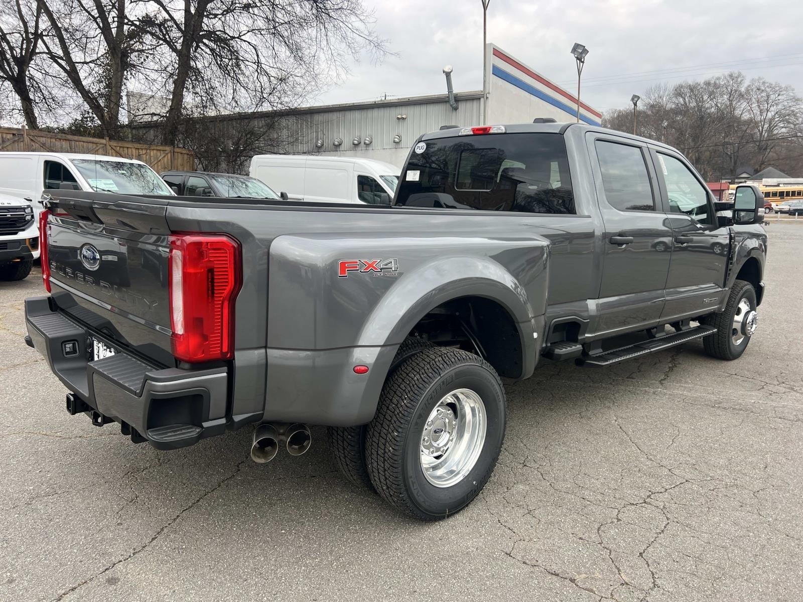 View vehicle photo 7