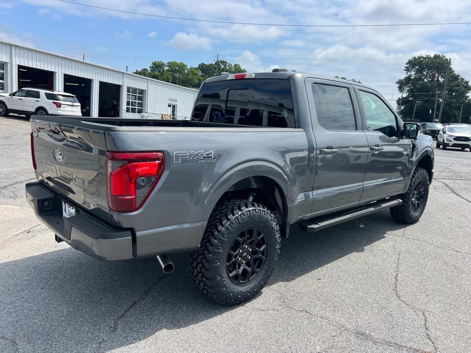 View vehicle photo 7