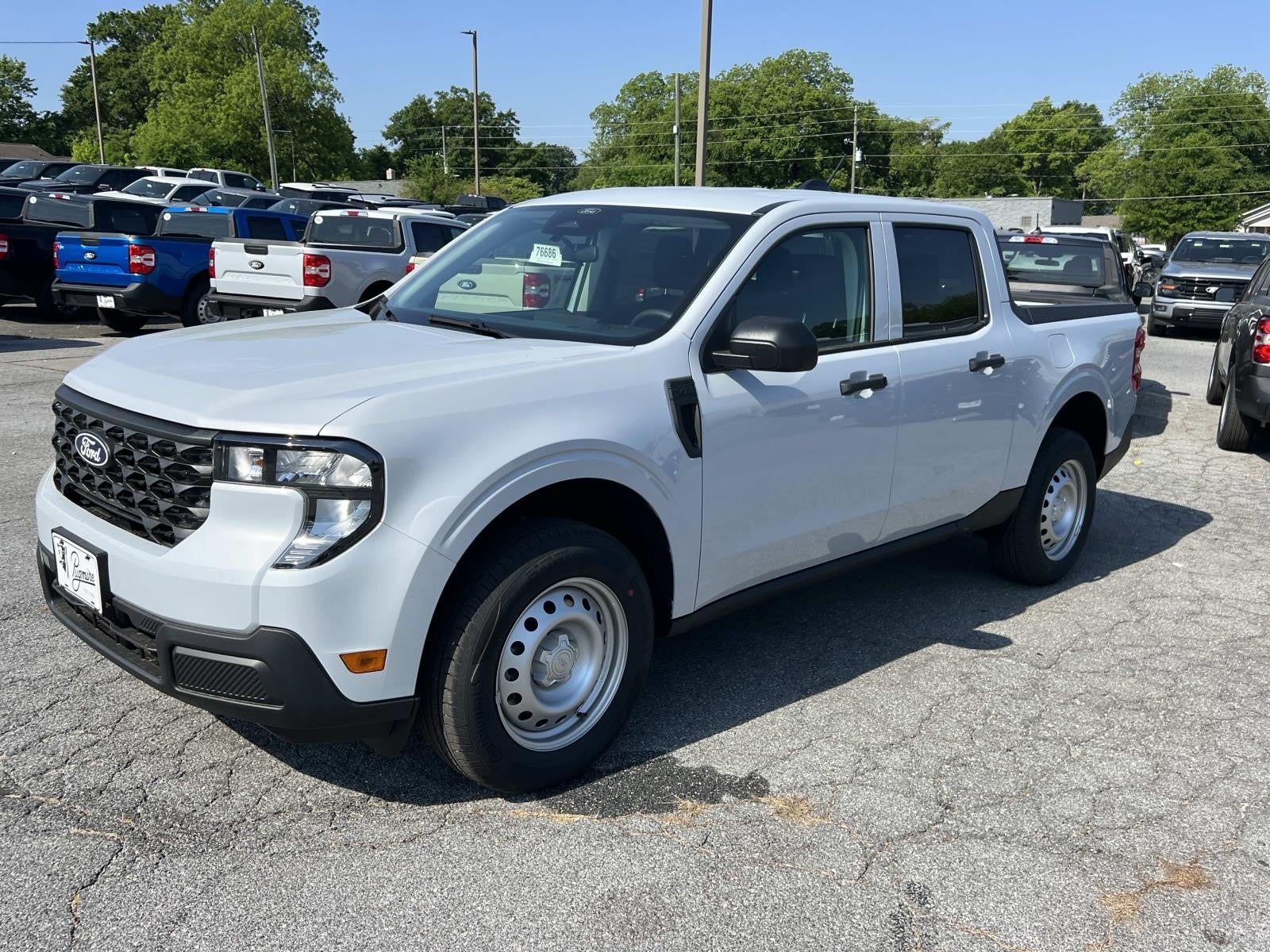 View vehicle photo 3