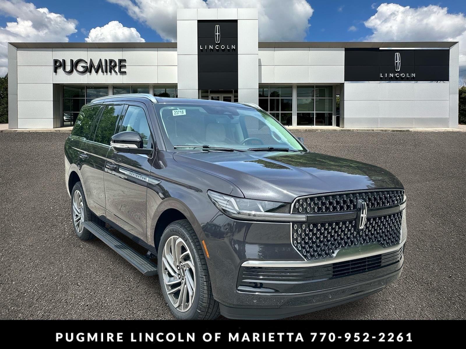 Starlight Gray Premium Colorant 2026 Lincoln Navigator SUV / Crossover Four-Wheel Drive Automatic