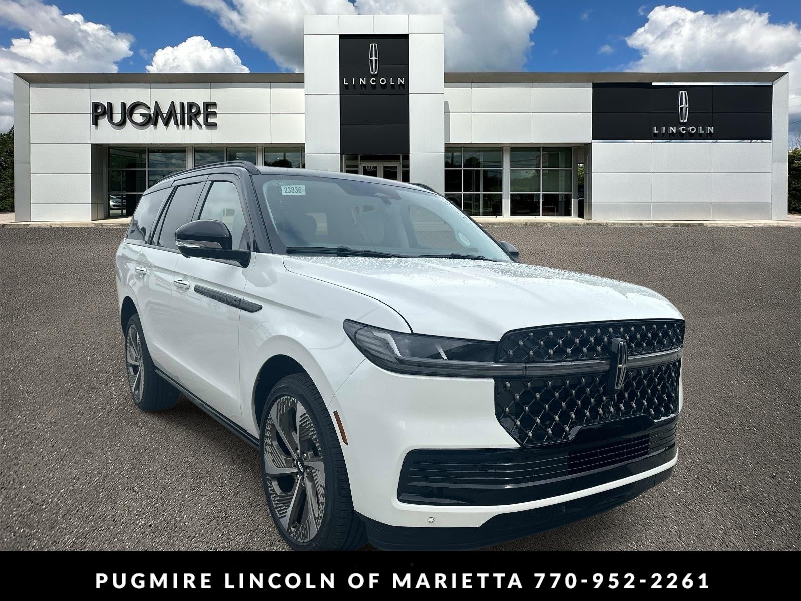 Pristine White Metallic Tri-Coat 2026 Lincoln Navigator SUV / Crossover Four-Wheel Drive Automatic