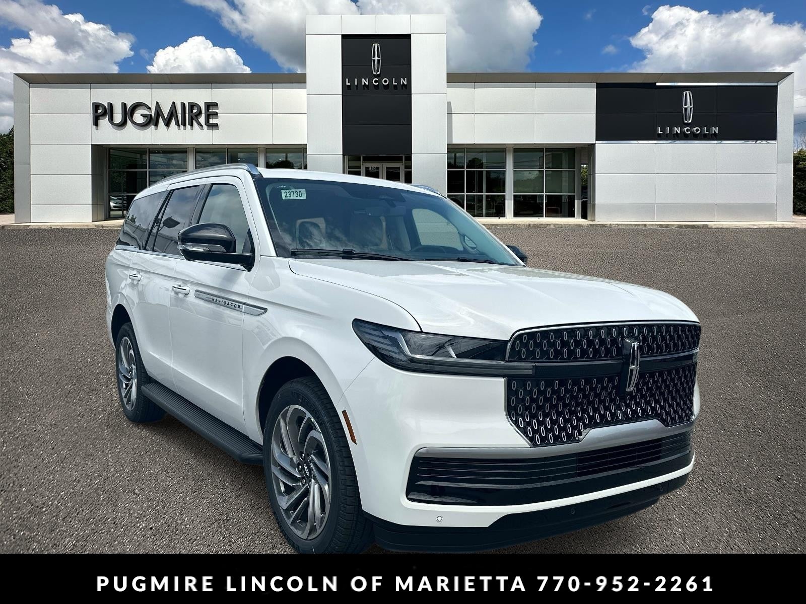 Pristine White Metallic Tri-Coat 2026 Lincoln Navigator SUV / Crossover Four-Wheel Drive Automatic