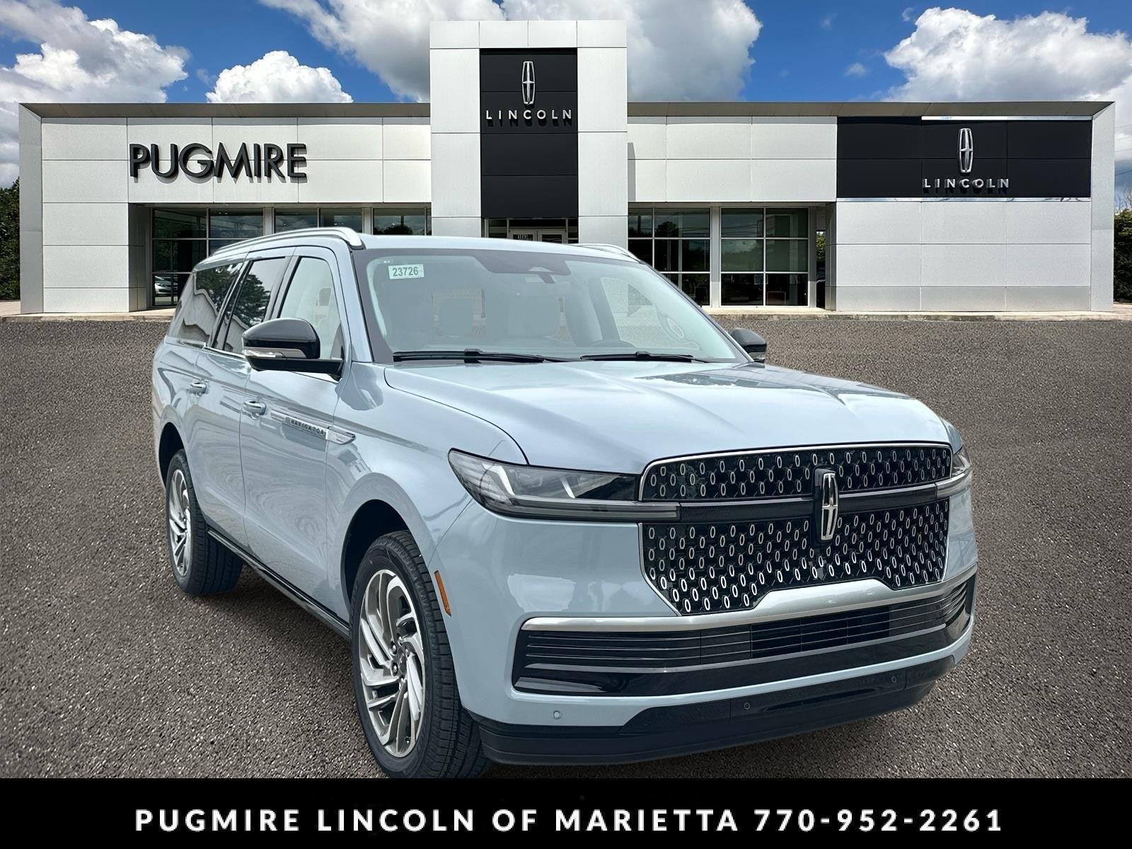 Gray Mist Metallic Tri-Coat 2026 Lincoln Navigator SUV / Crossover Four-Wheel Drive Automatic