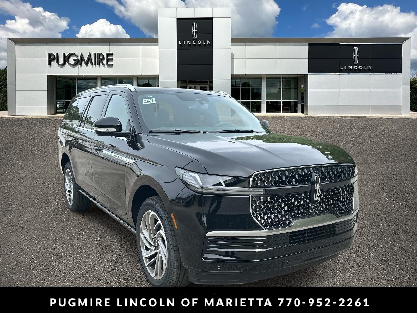 Infinite Black Metallic Clearcoat 2026 Lincoln Navigator SUV / Crossover Four-Wheel Drive Automatic