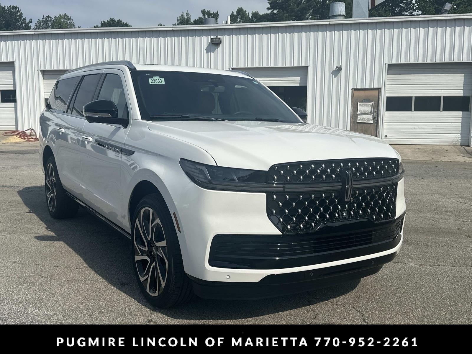 Pristine White Metallic Tri-Coat 2027 Lincoln Navigator SUV / Crossover Four-Wheel Drive Automatic