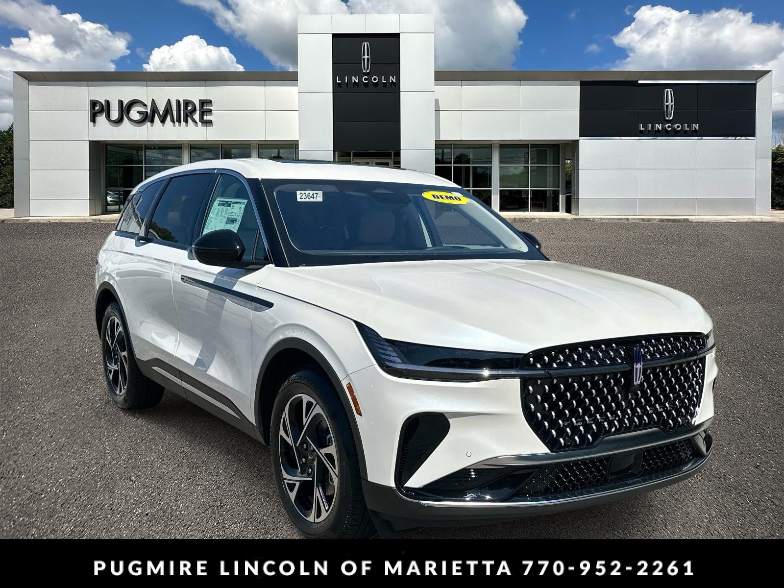 White Platinum Metallic Tri-Coat 2026 Lincoln Nautilus SUV / Crossover All-Wheel Drive Automatic