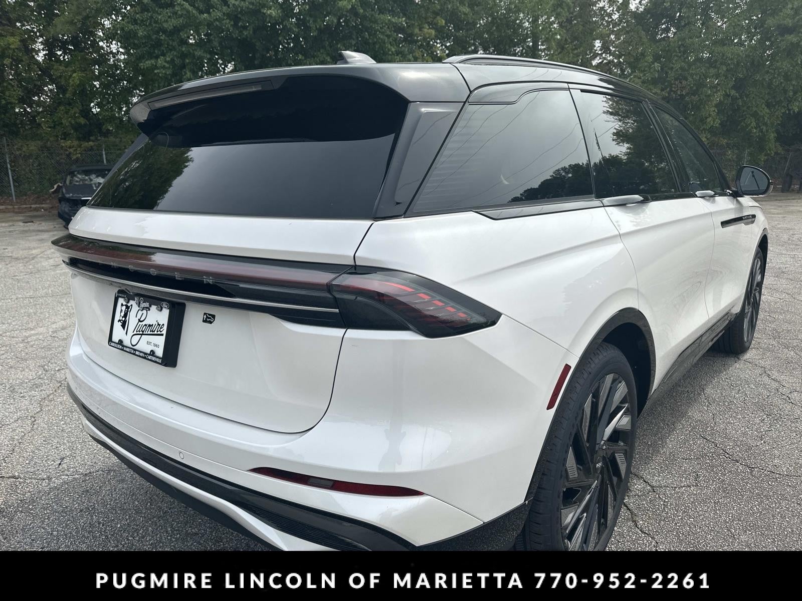 View vehicle photo 7