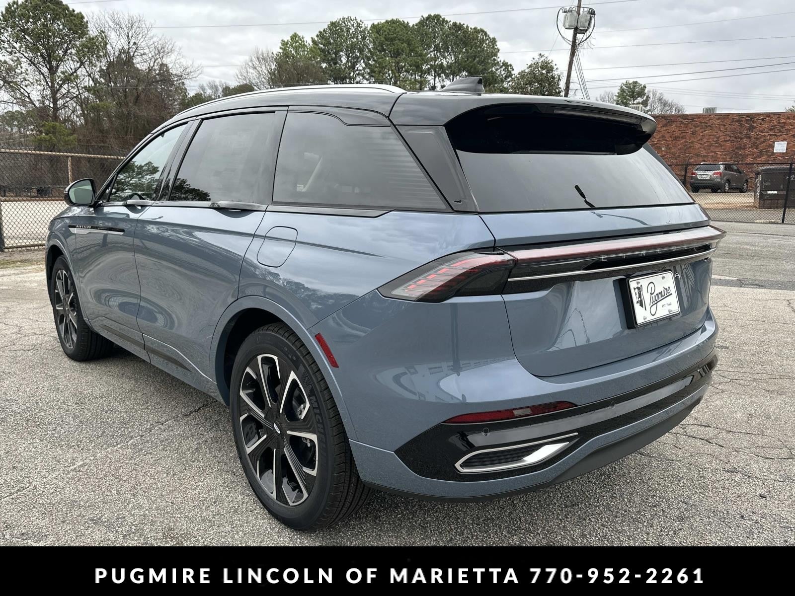 View vehicle photo 5