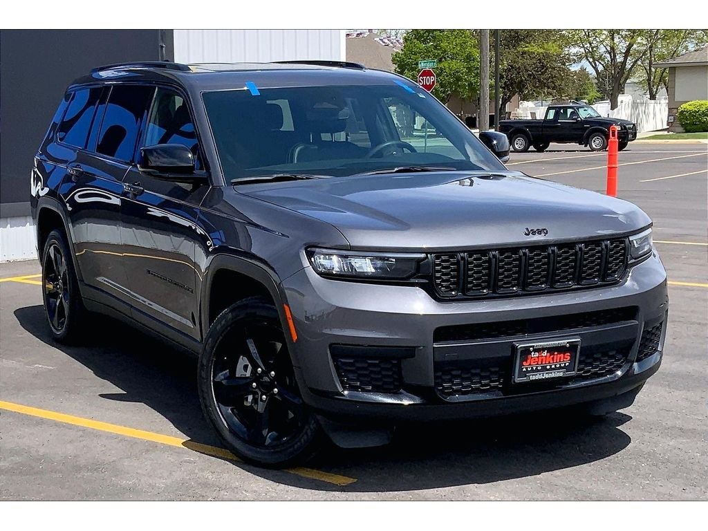 View vehicle photo 2