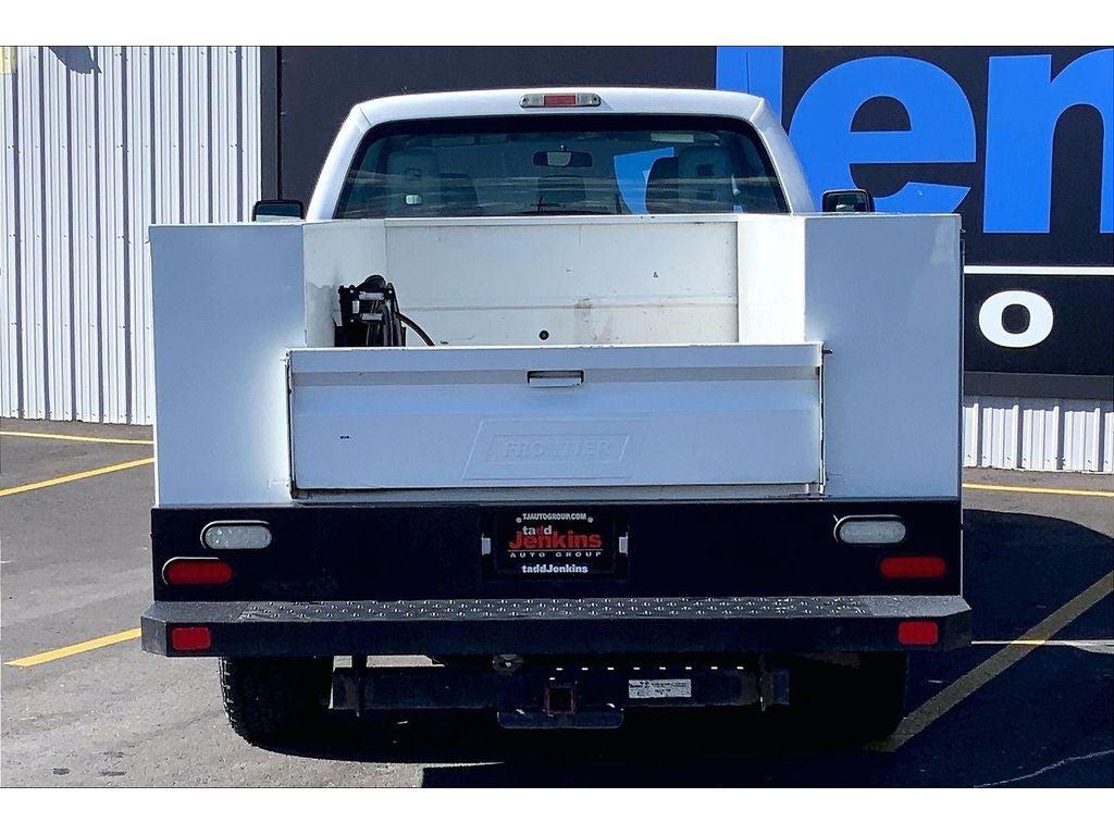 View vehicle photo 4