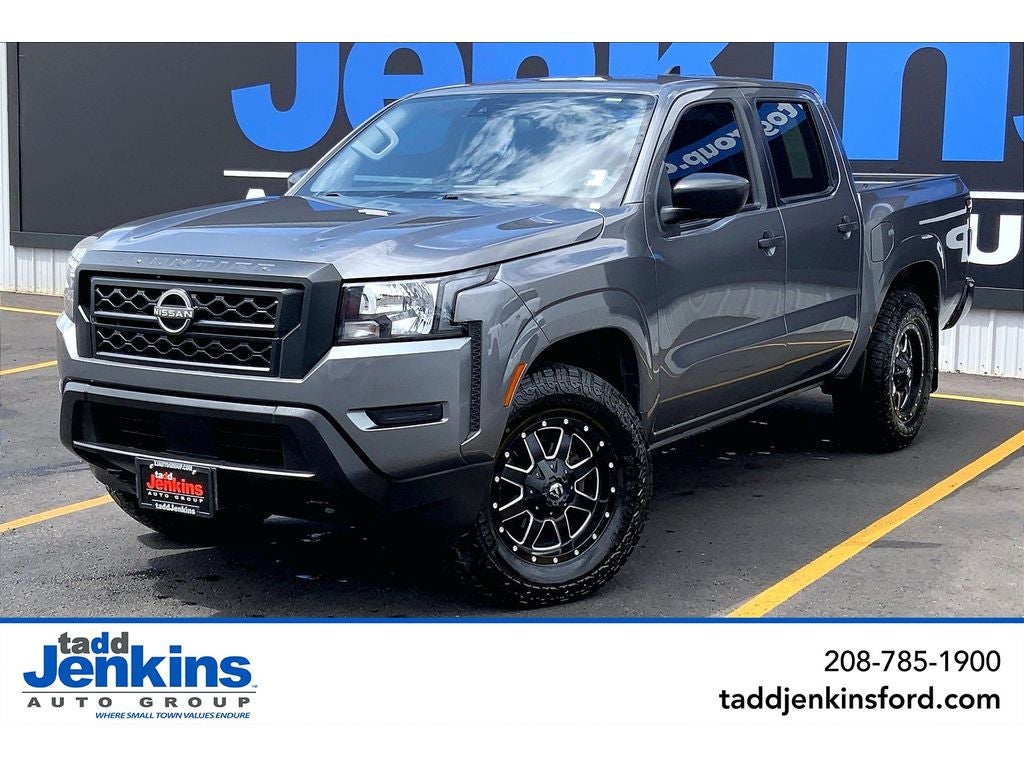 Gray (Gun Metallic) 2022 Nissan Frontier Pickup Truck Four-Wheel Drive 9-Speed Automatic
