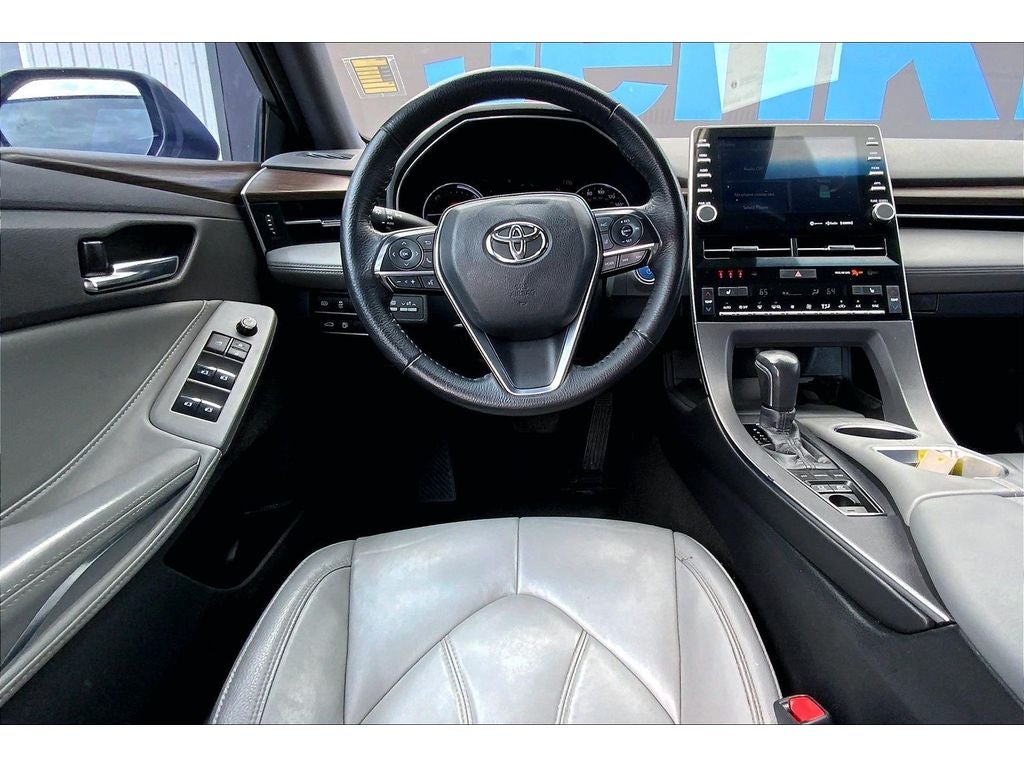 View vehicle photo 6