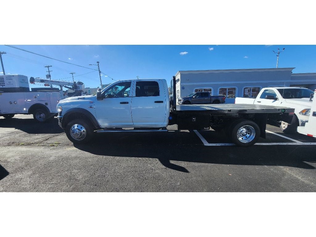 Owner 2024 RAM Ram 5500 Chassis Cab RAM 5500 TRADESMAN CHASSIS CREW CAB 4X4 84' CA