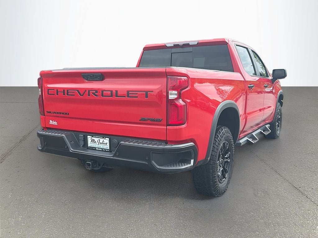 View vehicle photo 4