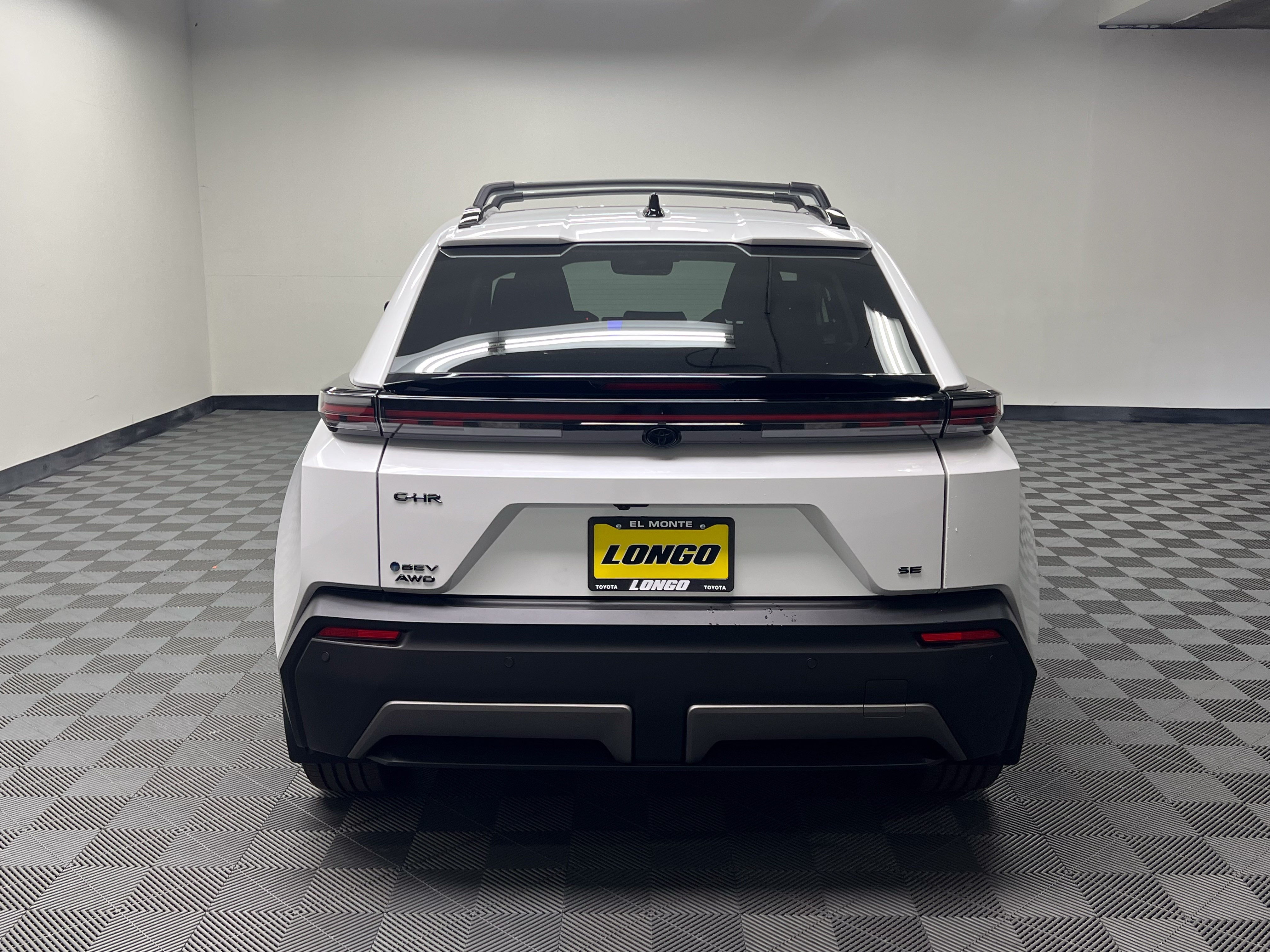 View vehicle photo 6