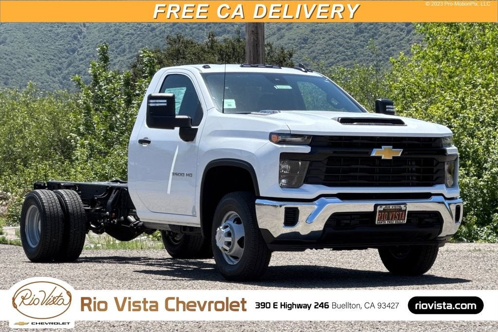 Summit White 2026 Chevrolet Silverado 3500HD Chassis Pickup Truck 4X2 Automatic