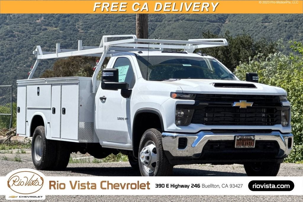 Summit White 2025 Chevrolet Silverado 3500HD Chassis Pickup Truck 4X2 Automatic