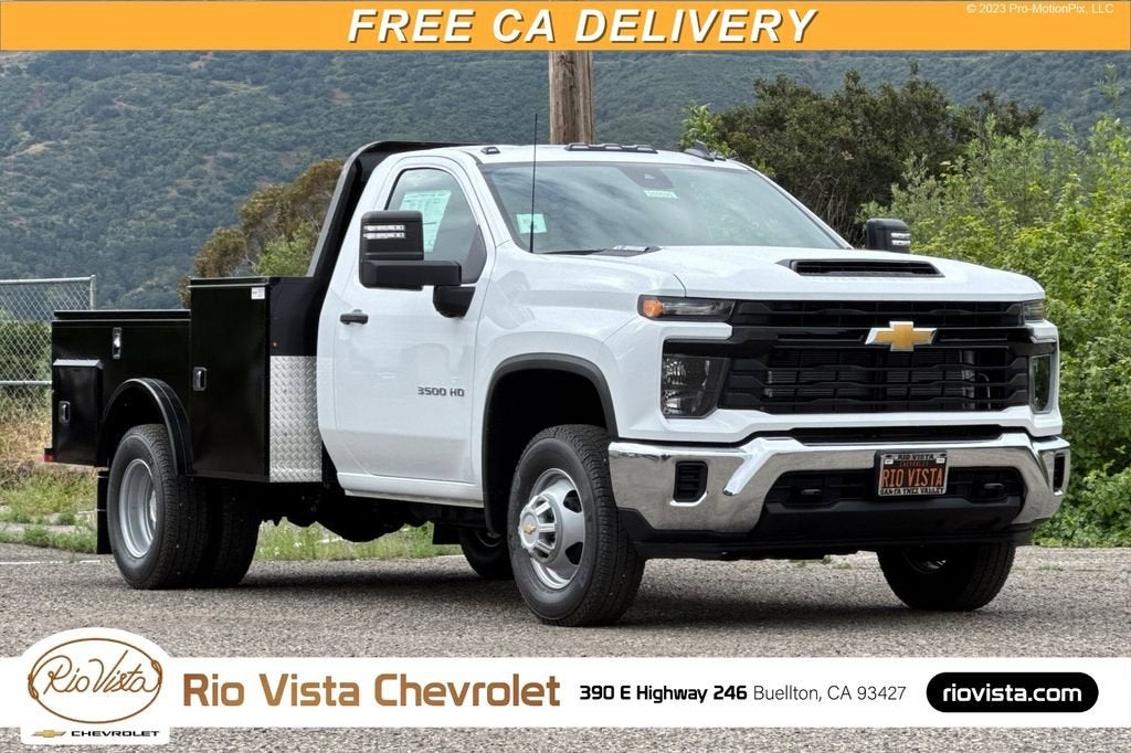 Summit White 2026 Chevrolet Silverado 3500HD Chassis Pickup Truck Four-Wheel Drive Automatic